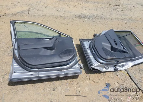 2019 Toyota Rav4 Xle/Xle Premium from USA, damaged, VIN 2T3P1RFV1KW057597